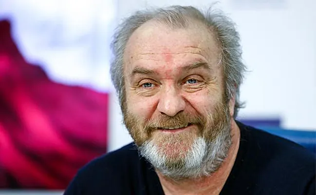 Александр Балуев