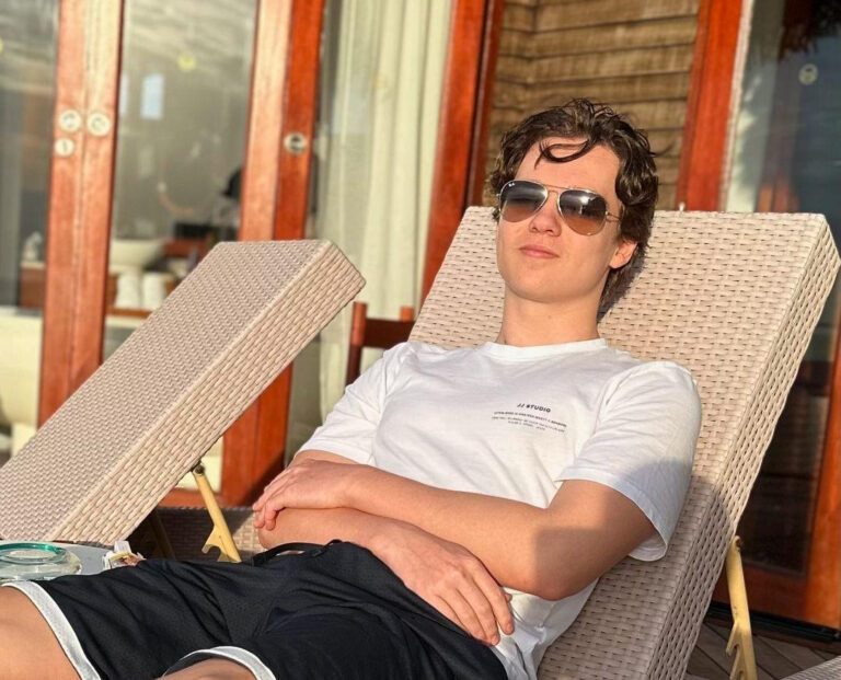 Сын Шатунова отметил 18-летие